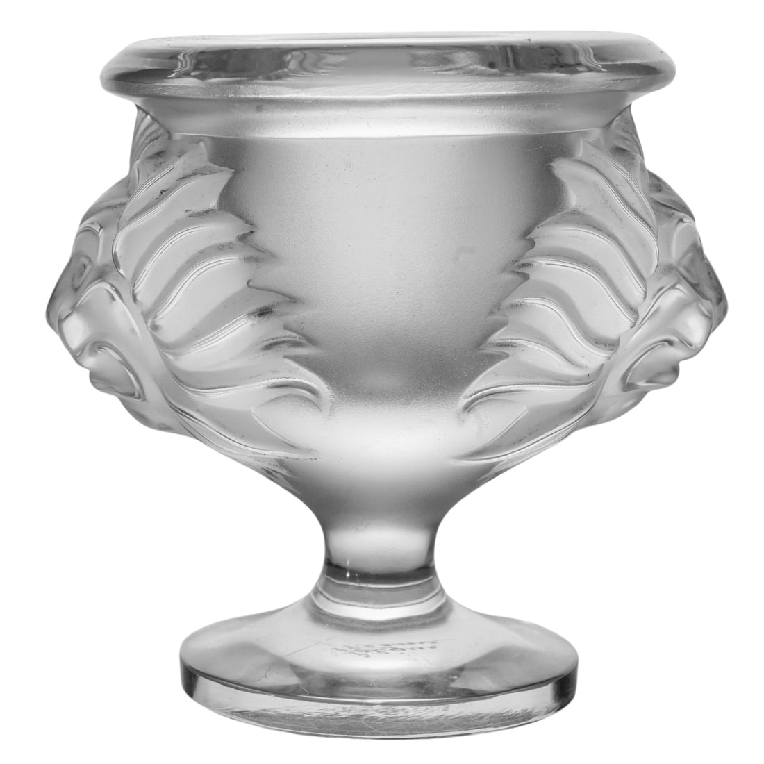 Lalique "Tete de Lion" Crystal Cigarette Holder: Lalique "Tete de Lion" Crystal Cigarette HolderMid 20th Cent., FrenchLalique crystal cigarette holder featuring the "Tete de Lion" design with a frosted and clear crystal finish, showcasing an intrica
