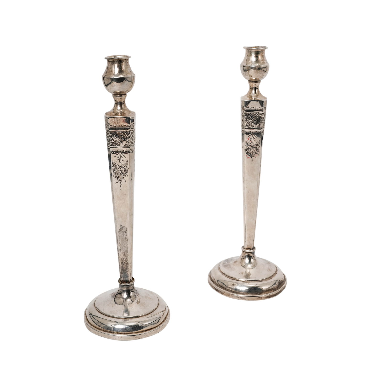 Pair of Wm. B. Durgin Co. Sterling Silver Candlesticks (1 of 8)