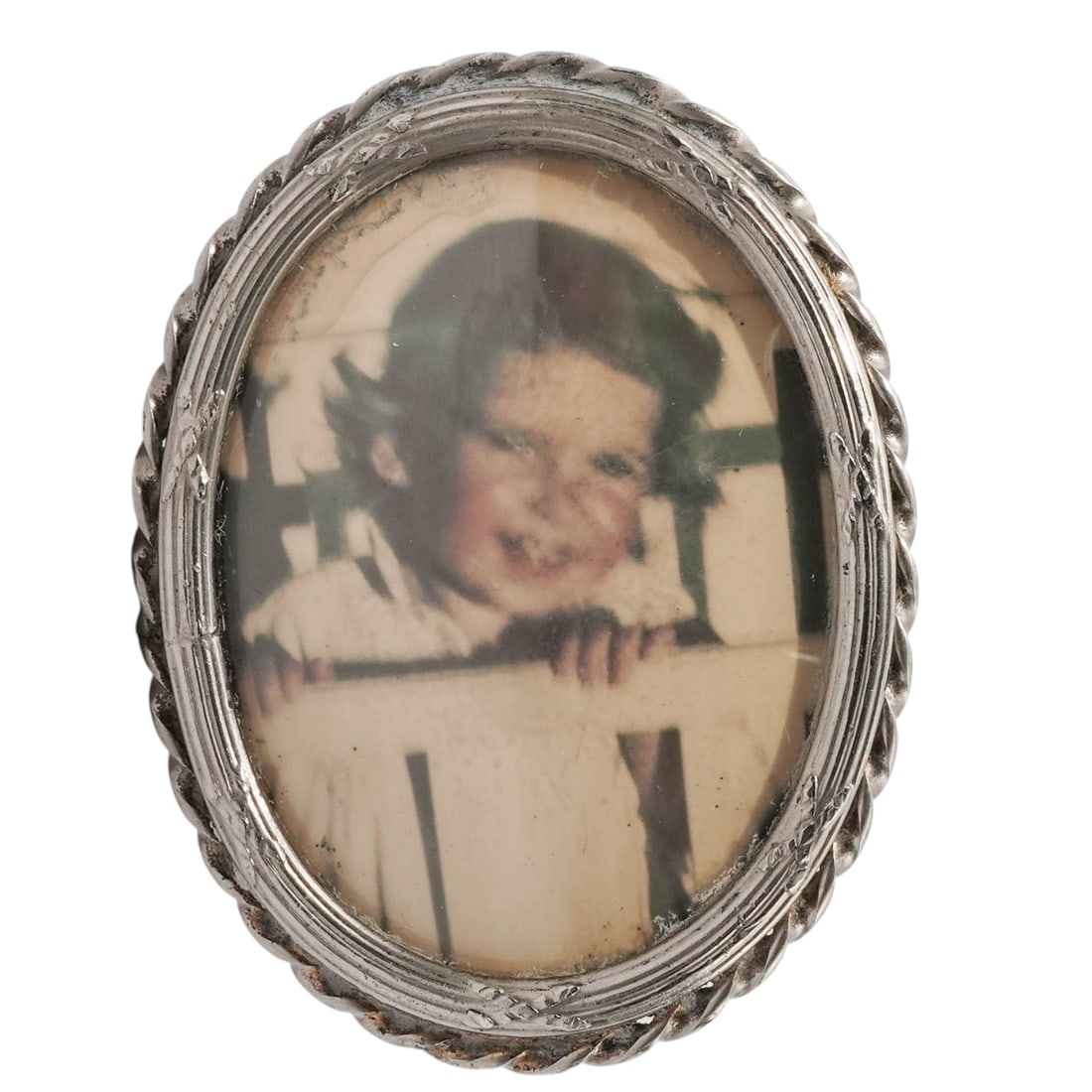 Antique Sterling Silver Locket Brooch: Antique Sterling Silver Locket Brooch Early to mid 20th century Sterling silver locket brooch. Marked on back "sterling handmade". Total weight: 18.2 grams. H 1.75" x W 1.375"