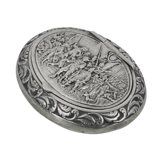 Antique Dutch Repousse Silver Snuff Box - 2