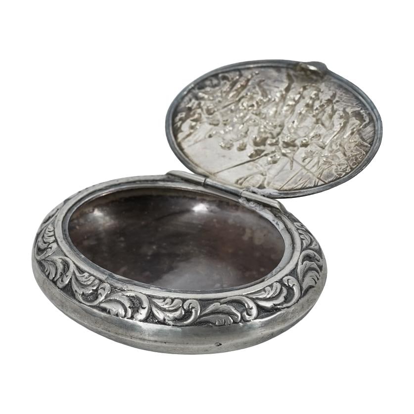 Antique Dutch Repousse Silver Snuff Box - 3