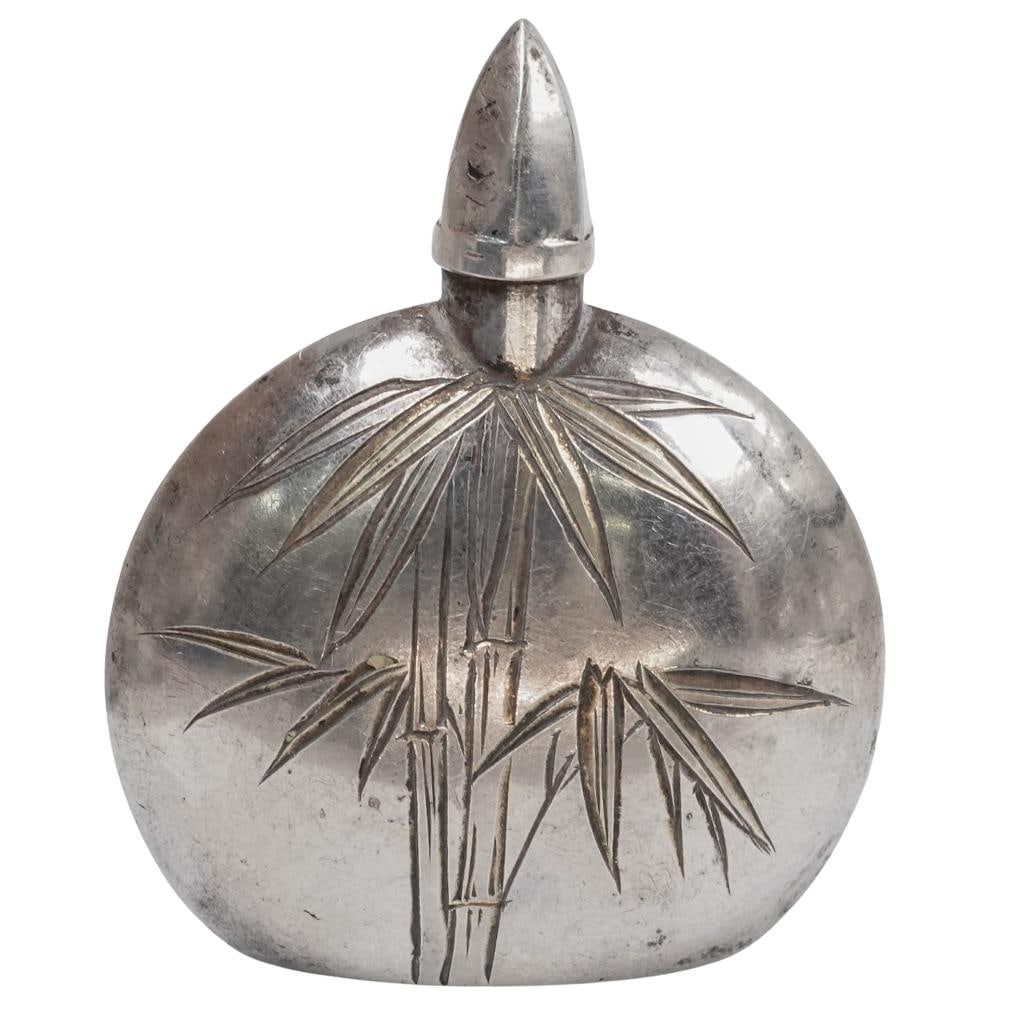 Vintage Jpanaese 950 Silver Bamboo Motif Perfume Bottle: Vintage Jpanaese 950 Silver Bamboo Motif Perfume Bottle Early to mid 20th century, Japan A vintage 950 silver bamboo motif perfume bottle. Marked on bottom "silver 950". Total weight: 13.8 grams. H