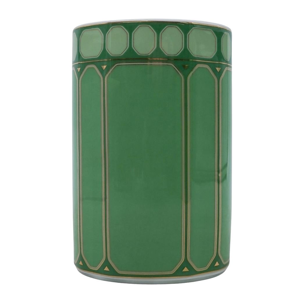 Swarovski x Rosenthal Signum Fern Vase: Swarovski x Rosenthal Signum Fern Vase21st century, GermanSignum Fern vase is part of a luxury porcelain collection launched in 2022. The piece features the "Fern" green color and is decorated with Sw