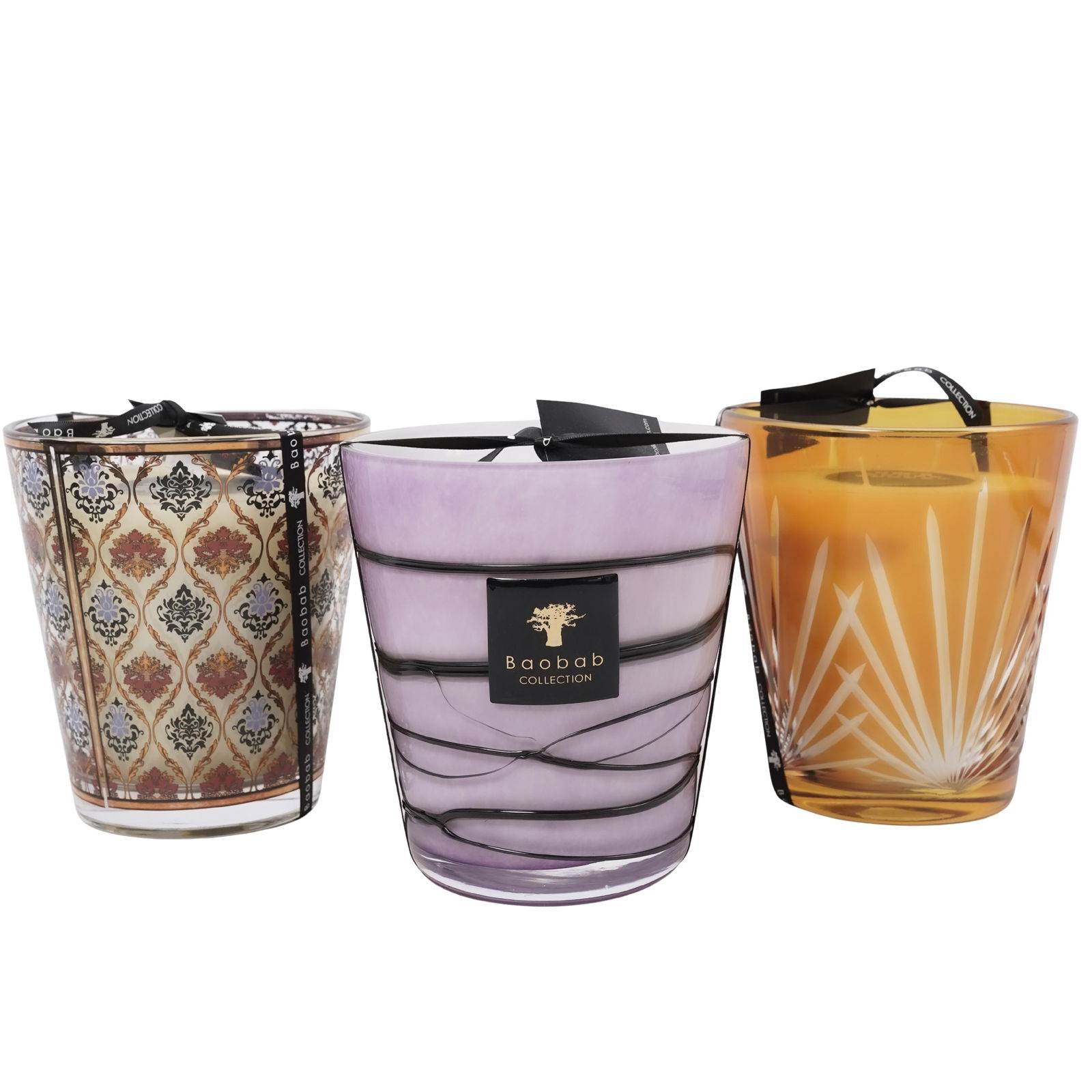 (3 Pc) Baobab Collection Scented Candles Group: (3 Pc) Baobab Collection Scented Candles Group20th century, TanzanianBougie Parfumee - Fragranced Baobab Candles lot includes : Filo - Viola- max 16.(Amber, musk, grapefruit). Palm max 16 (ginger and
