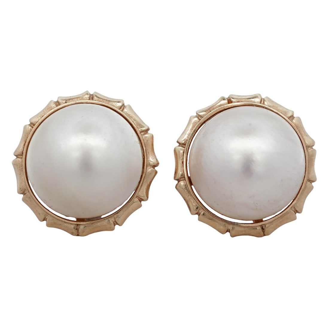 Vintage 14k Gold Mother-of-Pearl Clip Earrings: Vintage 14k Gold Mother-of-Pearl Clip Earrings Mid–late 20th century Vintage 14k gold earrings set with domed round mother-of-pearl cabochons, each secured within a scalloped gold bezel mounting.