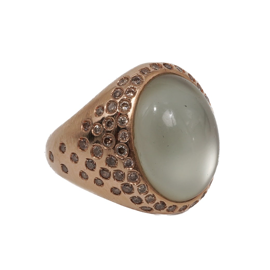Roberto Coin 18k Gold Chalcedony & Diamond Ring: Roberto Coin 18k Gold Chalcedony & Diamond Ring21st Century, ItalySigned Roberto Coin ring made in 18K yellow gold, centering an oval cabochon chalcedony measuring approximately 14 × 11 mm. The caboc