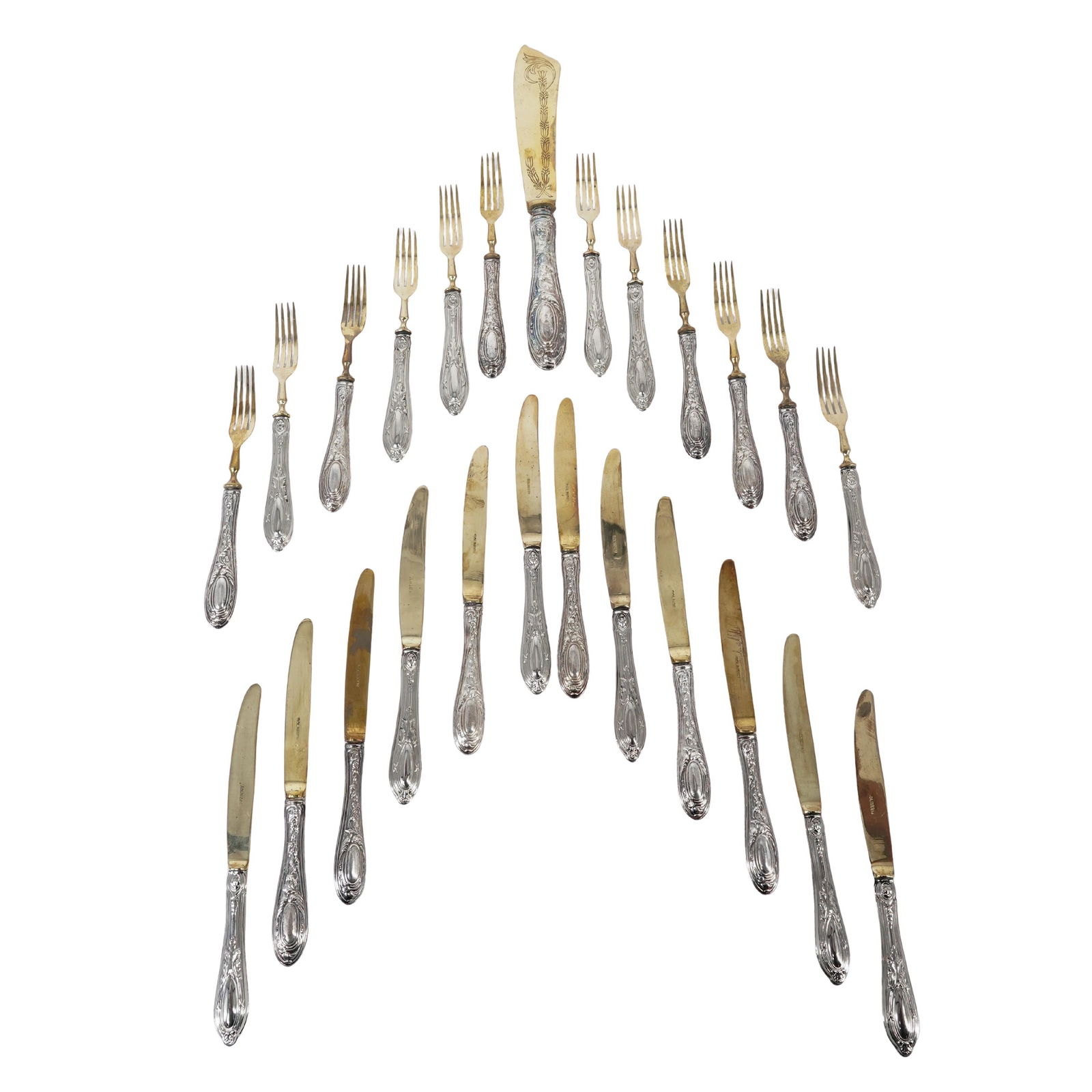 (25 pcs) German Solingen 800 Silver Flatware: (25 pcs) German Solingen 800 Silver Flatware Late 19th-early 20th century, German A twenty-five piece set of German Solingen 800 silver flatware. Included dust bags. (1) Serving knife, handle marked