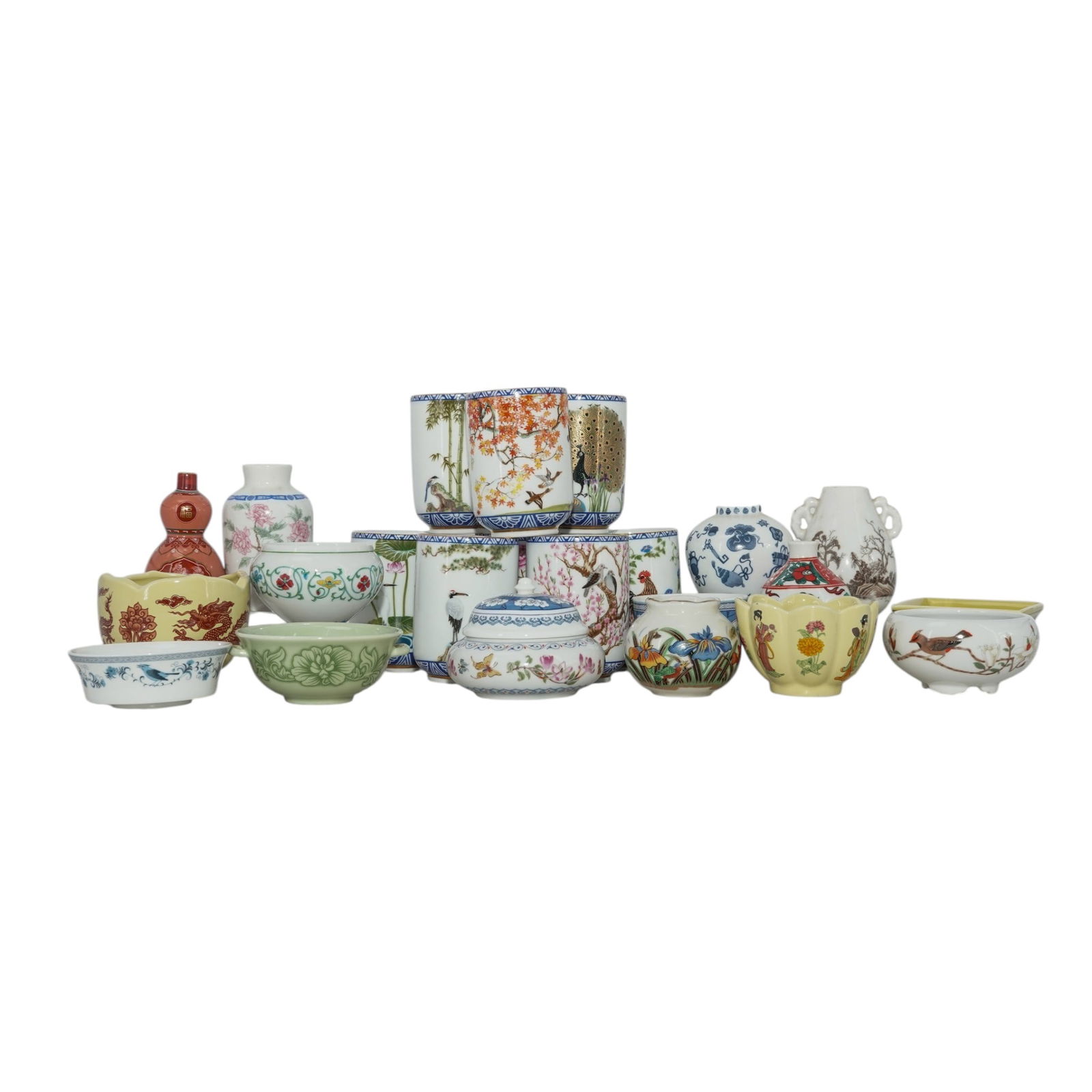 (23 pcs) Franklin Porcelain Japanese Porcelain Dishes: (23 pcs) Franklin Porcelain Japanese Porcelain Dishes20th century, JapaneseJapanese porcelain dishes.(9) Franklin Porcelain (The Franklin Mint) porcelain miniature bowls, jars, and dishes in floral pa