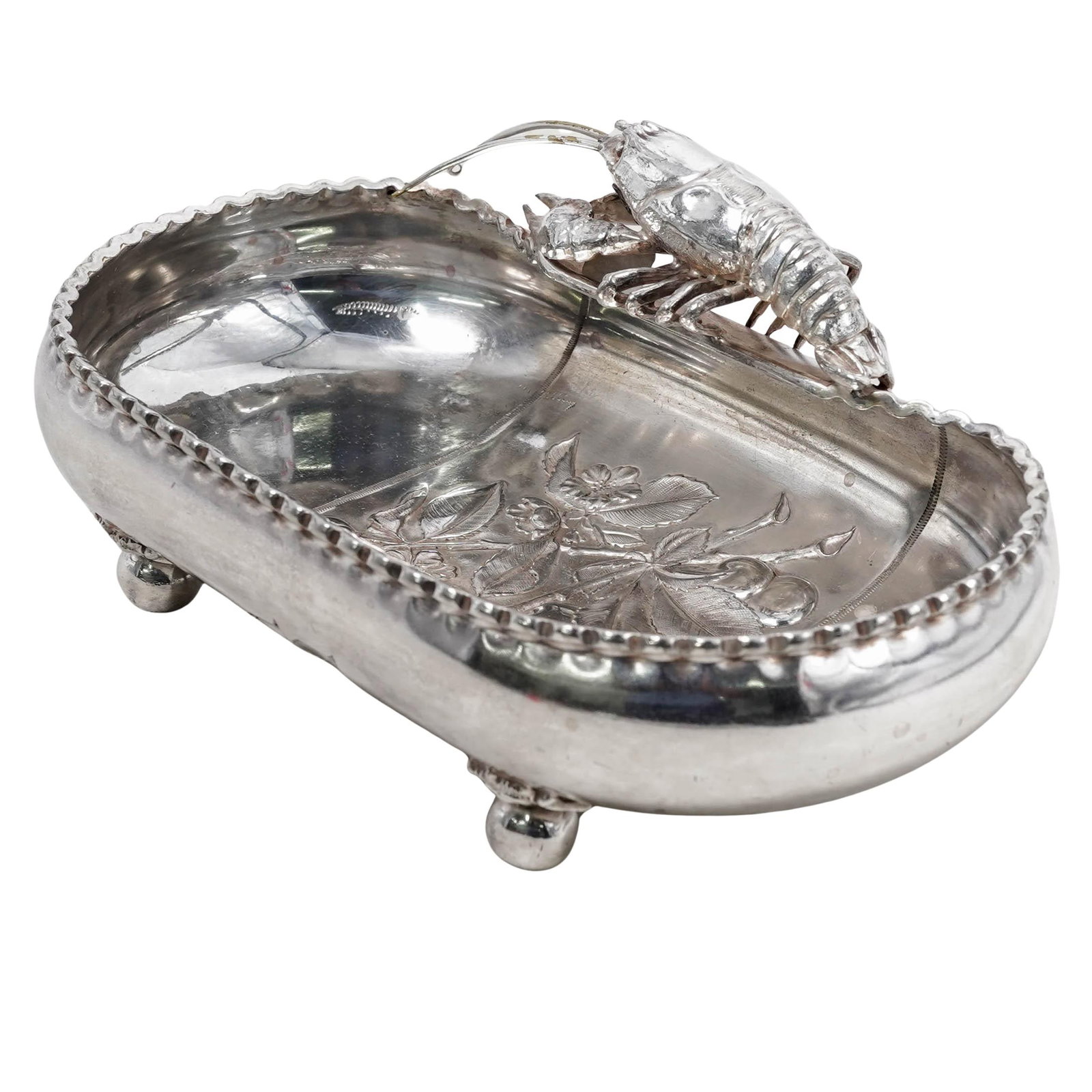 Wilcox Silver Co. Silver Plated Lobster Bowl: Wilcox Silver Co. Silver Plated Lobster Bowl1880s, USAVictorian quadruple silver plated lobster bowl manufactured by Wilcox Silver Co. of Meriden Connecticut in 19th century. It features a detailed fi