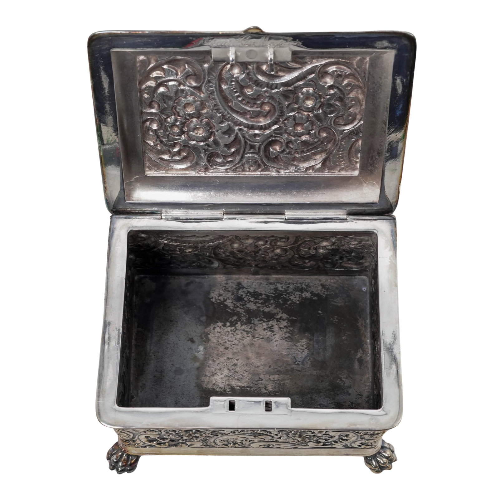 Wilcox Silver Plated Repousse Box - 4