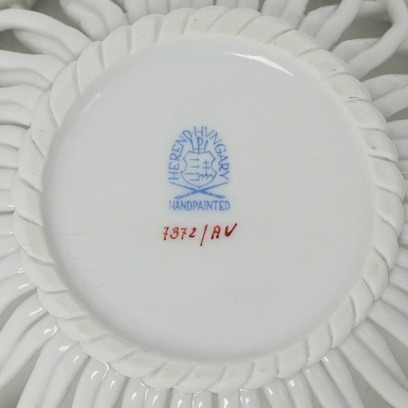 (2 pc) Herend Porcelain Openwork Baskets - 11