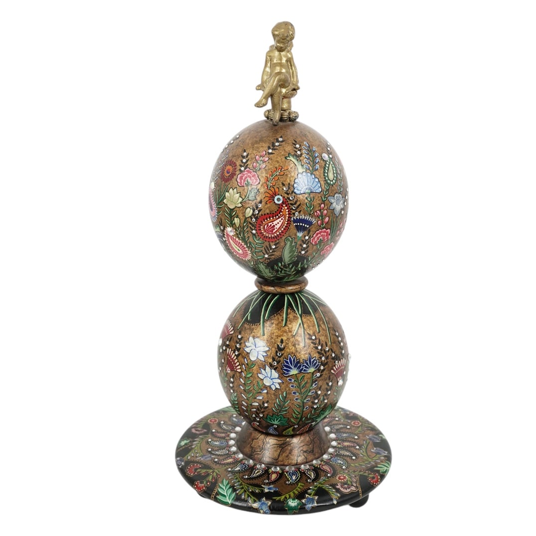 Hollywood Regency Style Painted Wood Egg Sculpture: Hollywood Regency Style Painted Wood Egg Sculpture 1988. American This is a beautiful and unique decorative piece, hand-dated 1988. It features a double-orb design with two hand-painted orbs,