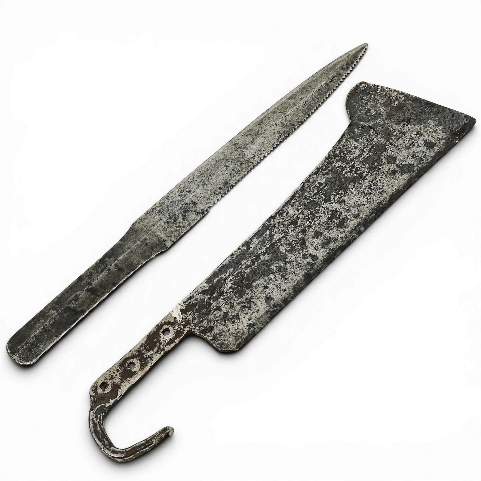 (2 Pc) Vintage Weapon Blades Hog Splitter & Saw-Back Dagger: (2 Pc) Vintage Weapon Blades Hog Splitter & Saw-Back Dagger Late 19th-early-20th century, USA Vintage weapon blades lot of two includes: (1) Hog Splitter / Cleaver/ Machete. A wide, heavy blade that