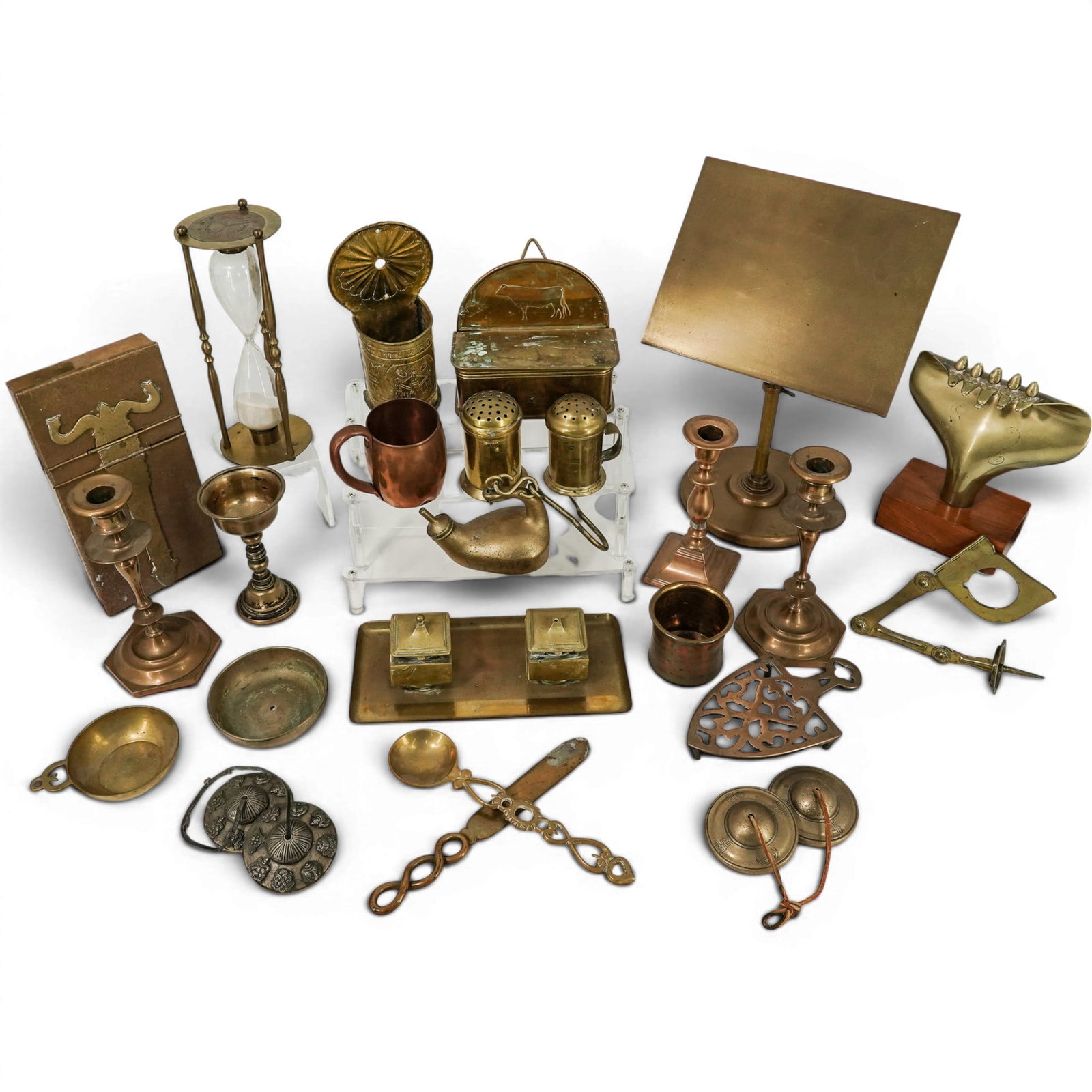 (33 pcs) Antique Brass and Copper Articles (1 of 14)