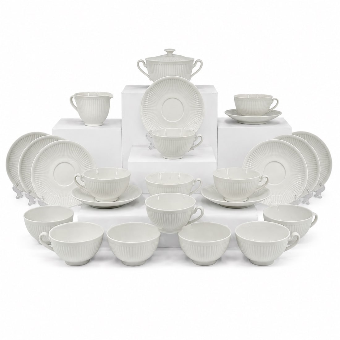 (26 pcs) Royal Copenhagen "Georgiana" Porcelain Set (1 of 17)