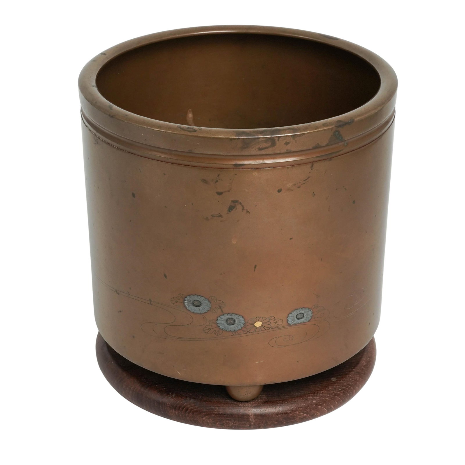 Japanese Meiji Bronze & Silver Inlay Hibachi With Wood Plinth: Japanese Meiji Bronze & Silver Inlay Hibachi With Wood Plinth Late 19th To early 20th. Japanese This is an antique Japanese Meiji Period bronze hibachi (charcoal brazier), masterfully decorated with s