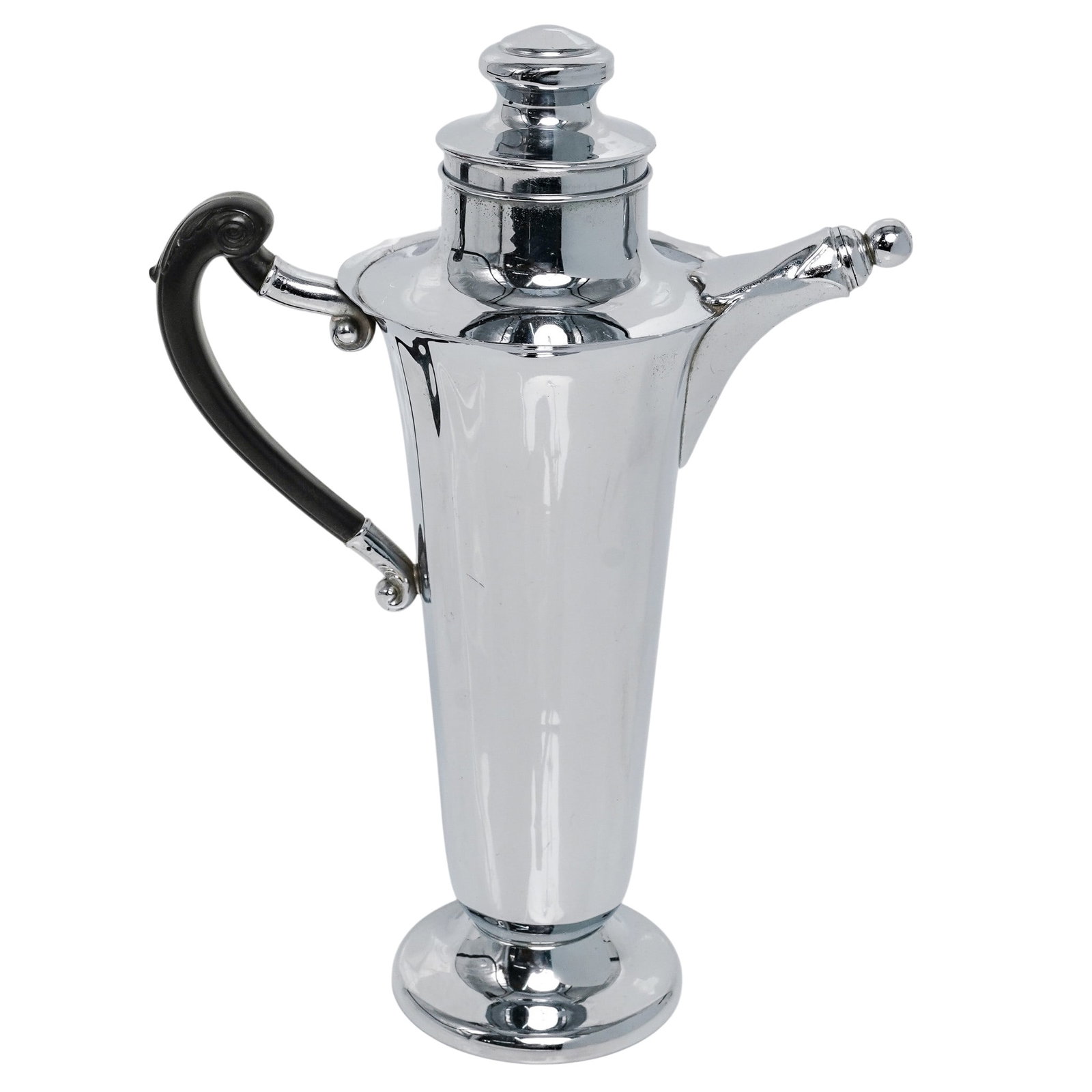 Art Deco Lehman Bro. Kromaster Silver Plated Cocktail Shaker: Art Deco Lehman Bro. Kromaster Silver Plated Cocktail Shaker Early 20th Cent. American This is a vintage Art Deco silver-plated cocktail shaker by Lehman Brothers Silverware. The piece features a slee