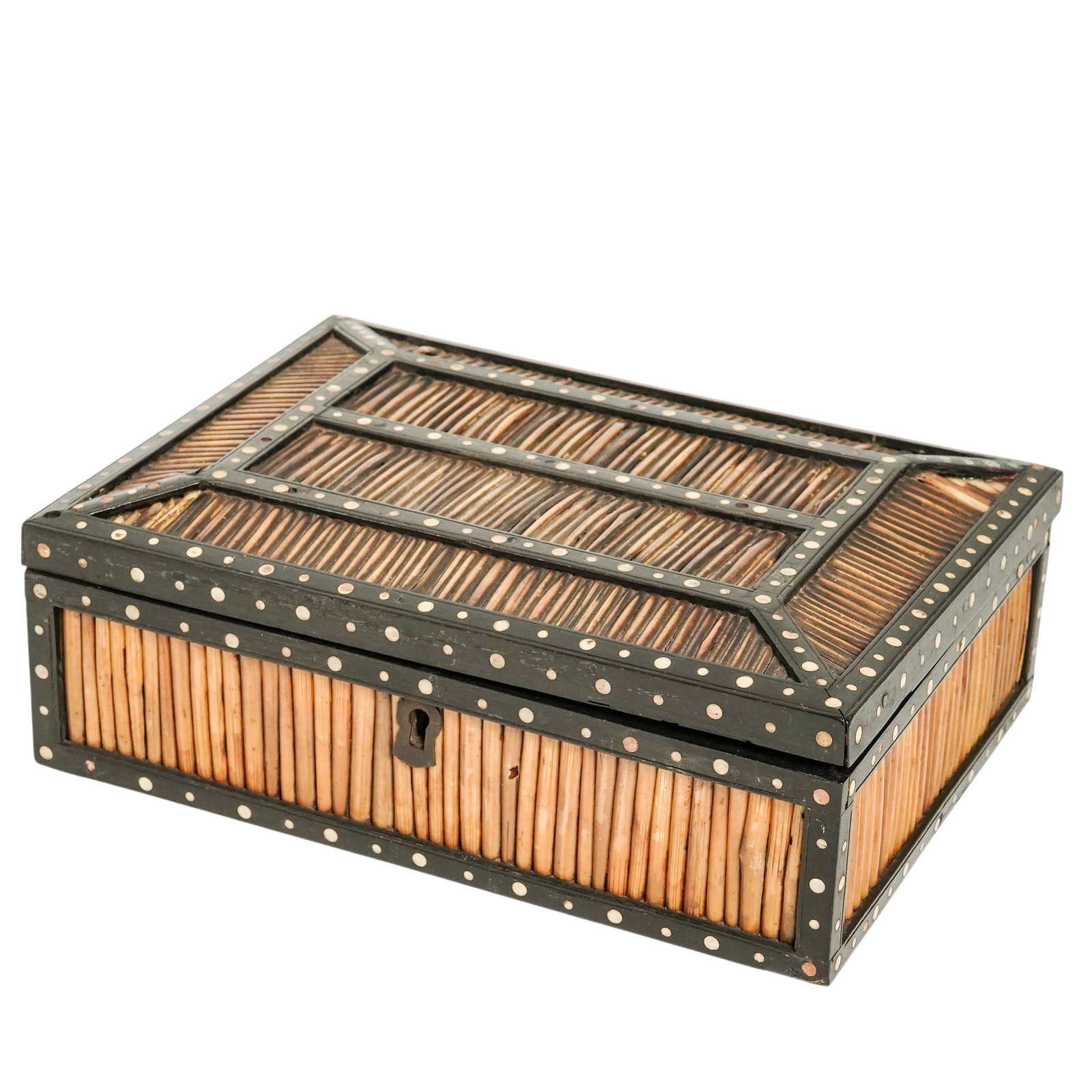 Large Antique Anglo-Indian Porcupine Matara Quill Box: Large Antique Anglo-Indian Porcupine Matara Quill Box c. 1880-1910, Sri Lanka Large antique Anglo-Indian porcupine quill box, a type of decorative craft traditionally made in Sri Lanka during late