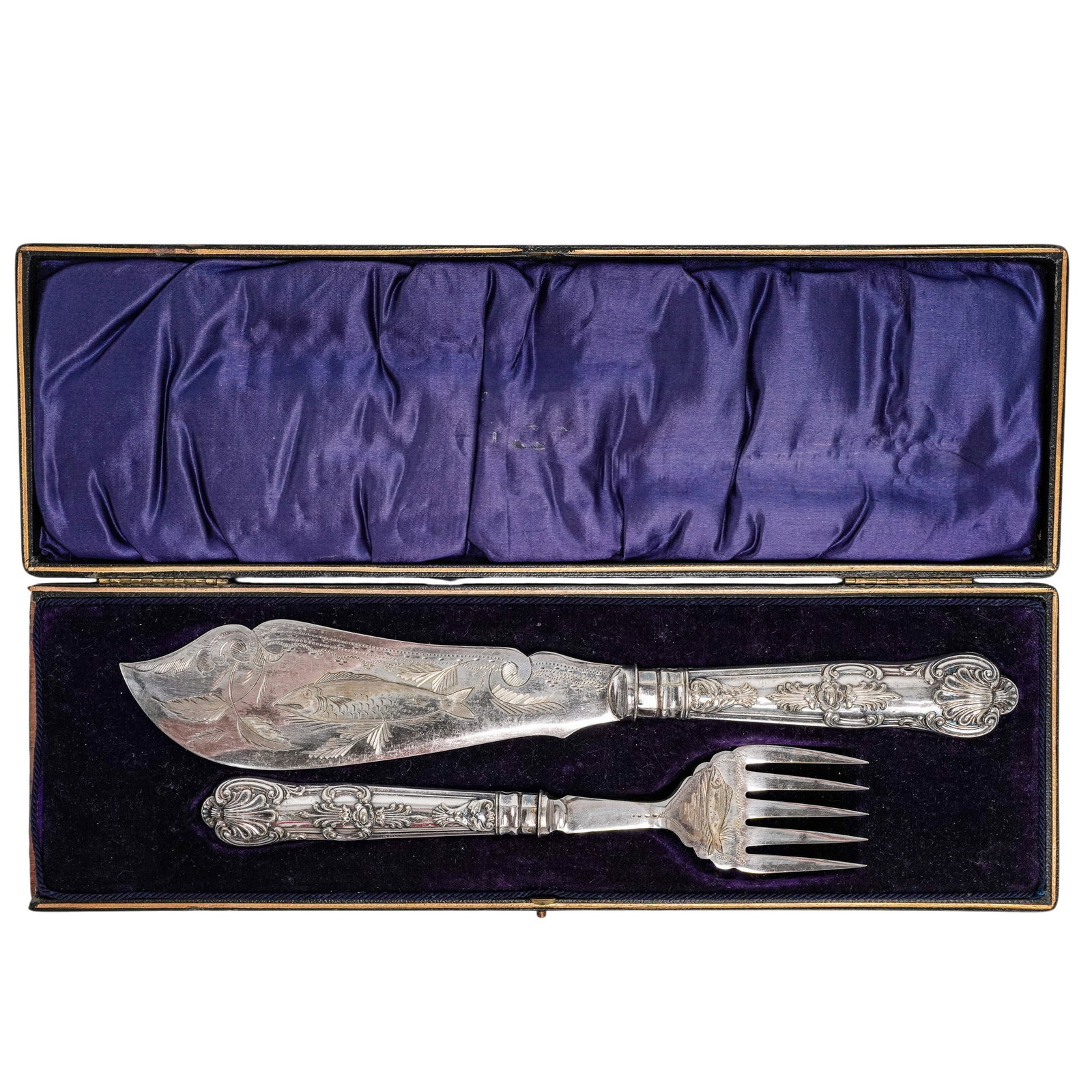 (2 pc) English Silver-Plated Fish Serving Utensils: (2 pc) English Silver-Plated Fish Serving Utensils Late 19th Century, England. A pair of English silver plated fish serving utensils, comprising of a fish knife and serving fork with ornate Victorian-