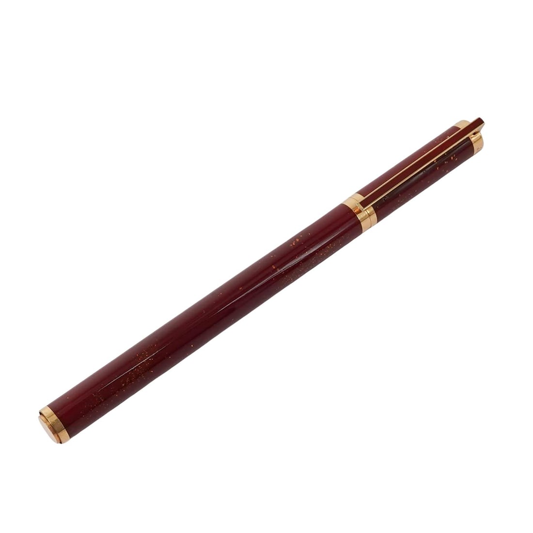 S.T. Dupont Laque De Chine 18K Nib Fountain Pen: S.T. Dupont Laque De Chine 18K Nib Fountain Pen Late 20th Century, France. S.T. Dupont “Laque de Chine” Fountain Pen, featuring burgundy Chinese lacquer barrel with gold-tone trim. Engraved wi