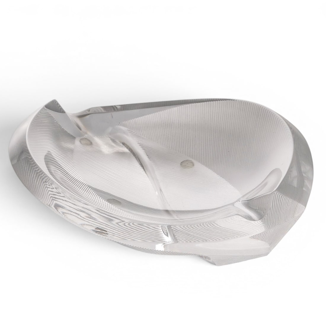 Lalique Philippines Leaf Crystal Dish: Lalique Philippines Leaf Crystal Dish 20th century, French Lalique crystal leaf dish, originally designed by the world-famous French glassmaker Lalique. It features a signature Art Deco aesthetic with