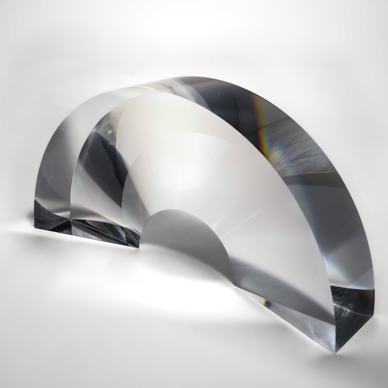 Alessio Tasca (Italian, 1929-2020) Large Geometric Acrylic Arch Sculpture: Alessio Tasca (Italian, 1929-2020) Large Geometric Acrylic Arch Sculpture c. 1970s, Italian Alessio Tasca a master of Italian modernism, he is specifically known for these arched and curved high-end a