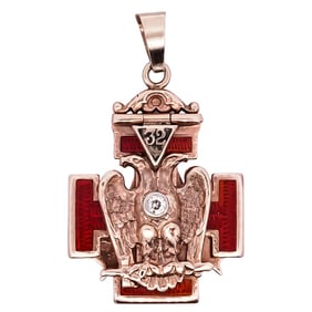 Vintage 10k Gold & Enamel Masonic Hinged Pendant