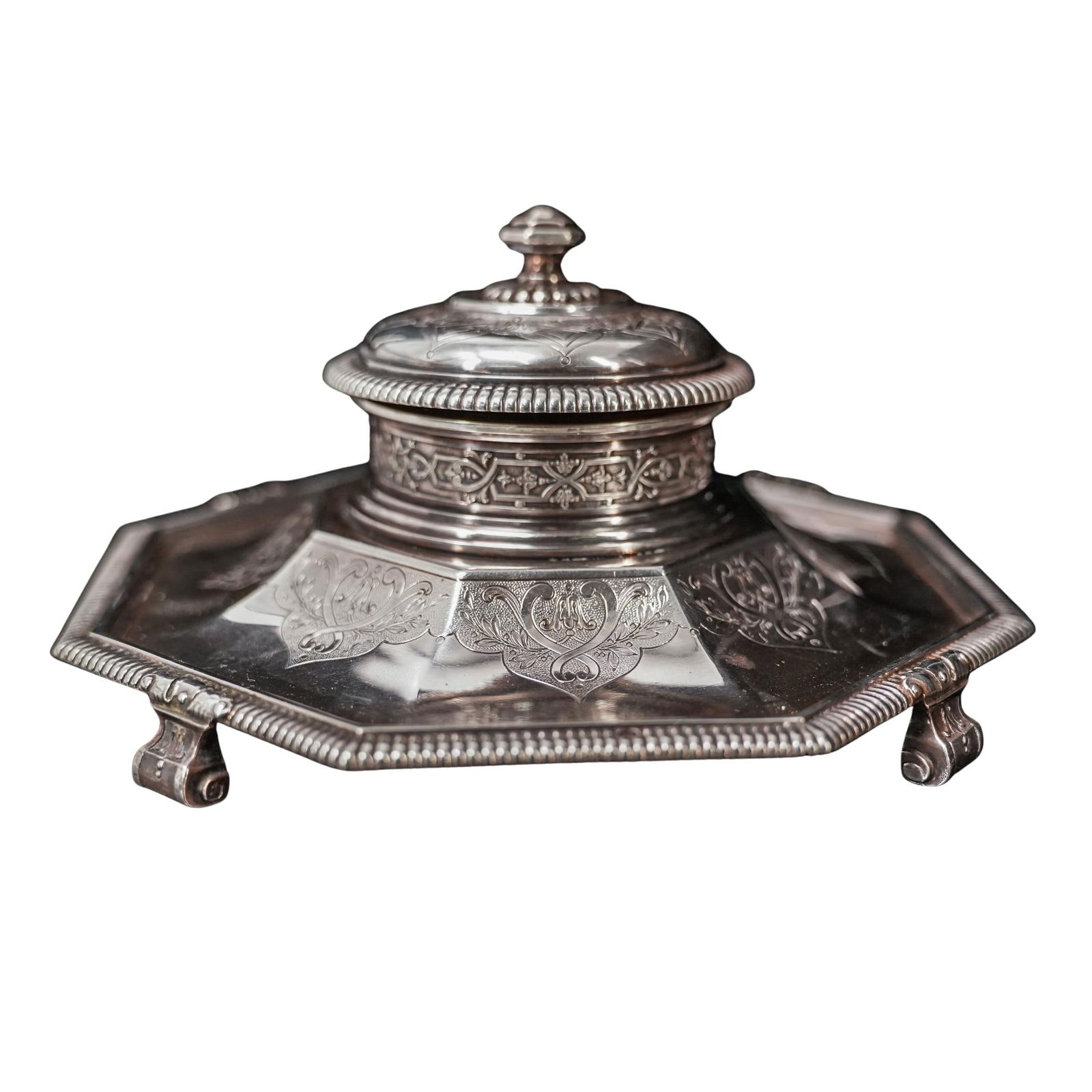 Antique Bointaburet Paris Sterling Silver Inkwell: Antique Bointaburet Paris Sterling Silver InkwellEarly 20th century, FranceAntique Bointaburet Paris hallmarked Sterling Silver engraved inkwell stamped and numbered 49352 16The lozenge ( diamond ) sh