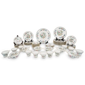 (68 Pc) Aynsley "Pembroke" Porcelain Dinnerware Set
