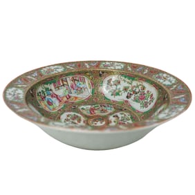 Chinese Export Rose Medallion Porcelain Wash Basin