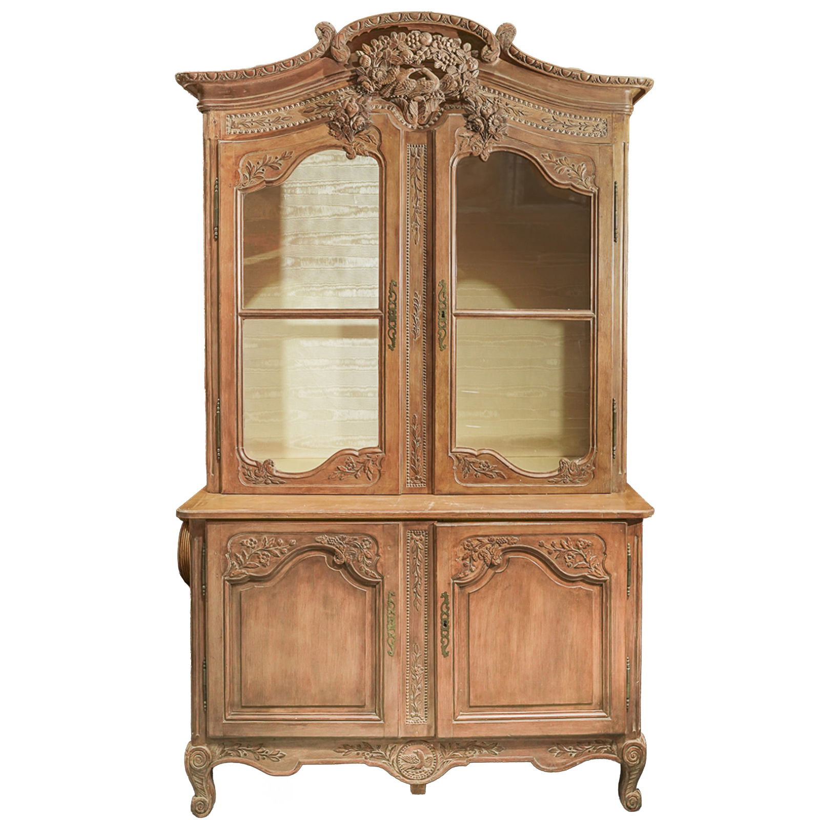 French Provincial Oak Display Cabinet (1 of 10)