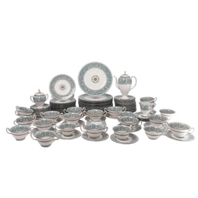(110 pcs) Wedgwood "Florentine Turquoise" Porcelain Dinner Service
