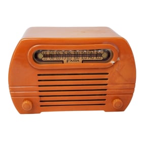 FADA 652 "Temple" Butterscotch Catalin Radio
