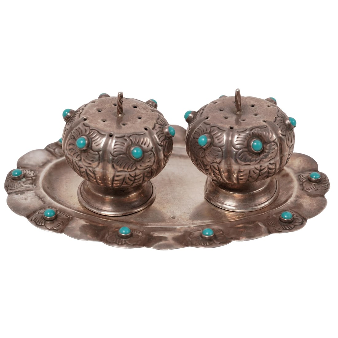Vintage Sterling Silver Salt & Pepper Shaker with Turquoise Insets: Vintage Sterling Silver Salt & Pepper Shaker with Turquoise Insets20th century, MexicanMexican Sterling Silver Salt & Pepper Shaker set with Turquoise inlay, it consists of two shakers and matching se