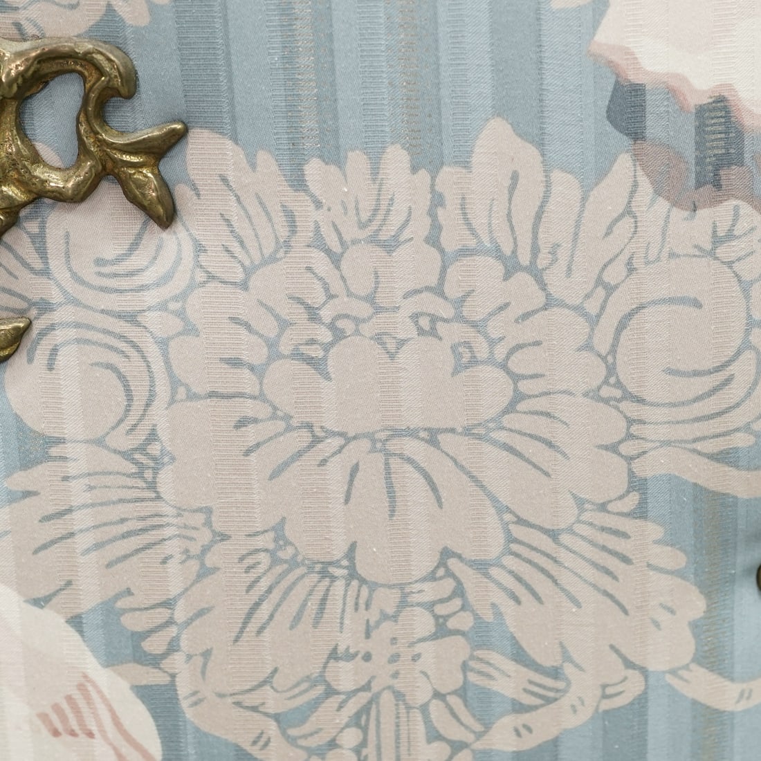 19th Cent. Rococo Ormolu Bronze Quilted Fireplace Screen - 4