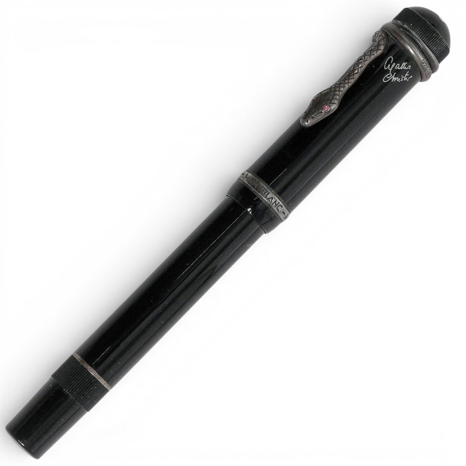 Mont Blanc Writers Edition Agatha Christie Fountain Pen (1 of 9)