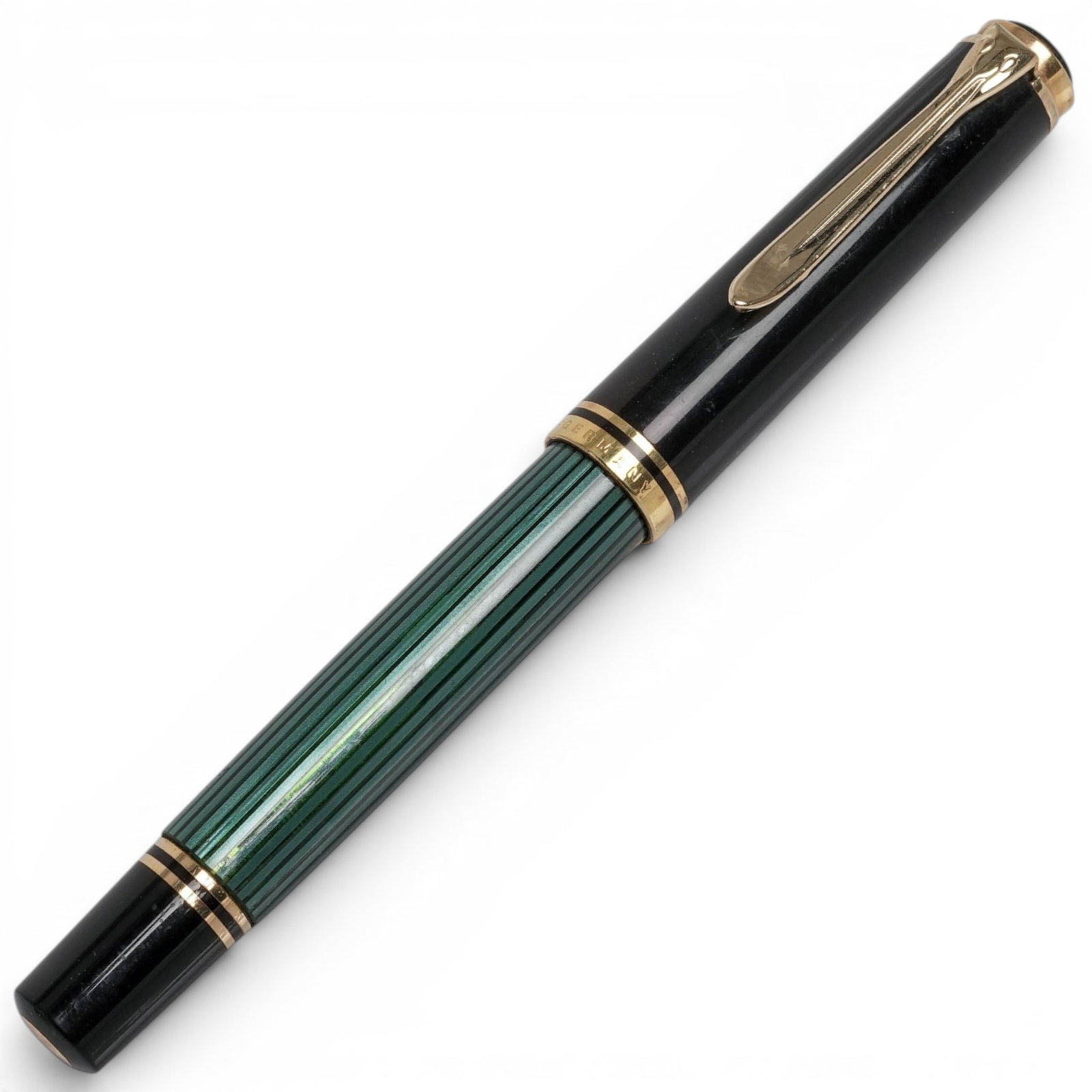 Pelikan Souveran M800 18k Gold Overlay Fountain Pen (1 of 9)