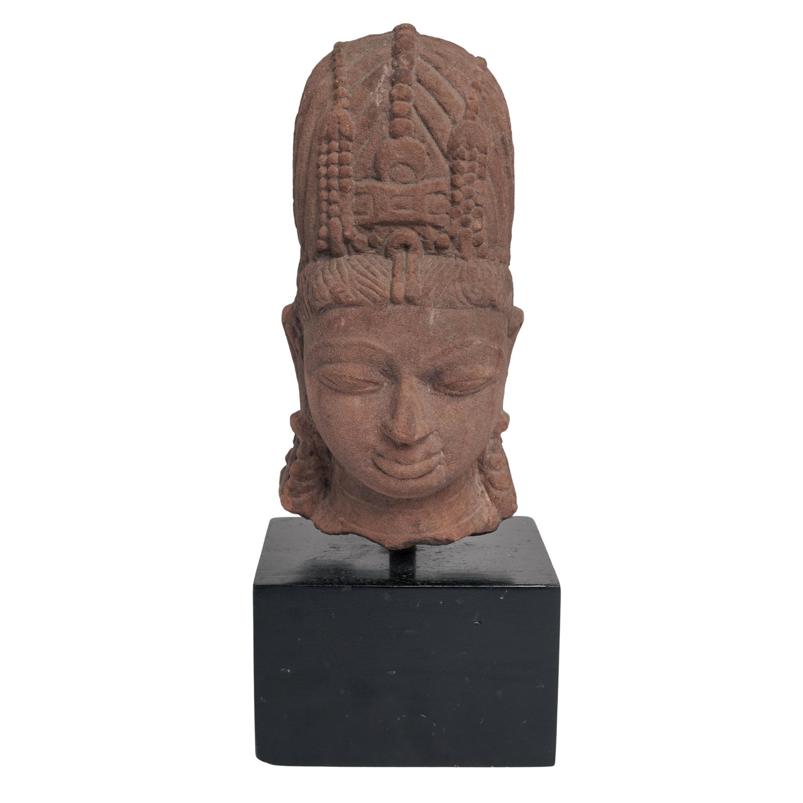 Important Carved Red Sandstone of Hindu Deity Vishnu: Important Carved Red Sandstone of Hindu Deity Vishnu 10th-13th centuries, India Carved red sandstone head of Hindu deity Vishnu mounted on a modern square black display base. A carved red sandstone he