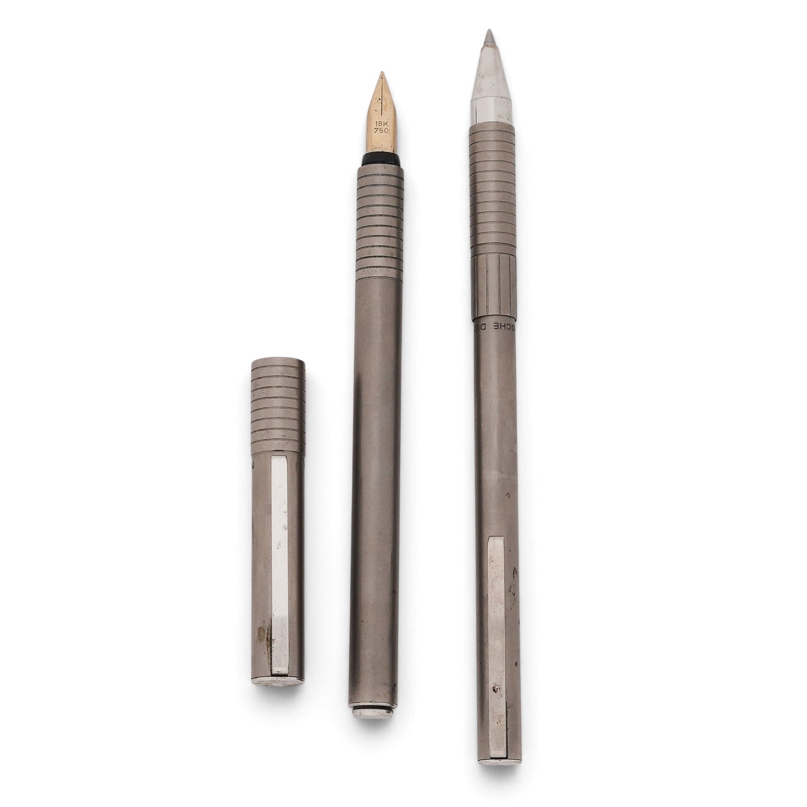 Porsche Design x Faber-Castell Classic Titanium Ballpoint & 18K Fountain Pen Set: Porsche Design x Faber-Castell Classic Titanium Ballpoint & 18K Fountain Pen Set Late 20th Century, Germany Porsche Design x Faber-Castell Classic writing instrument set comprising a titanium-finish f