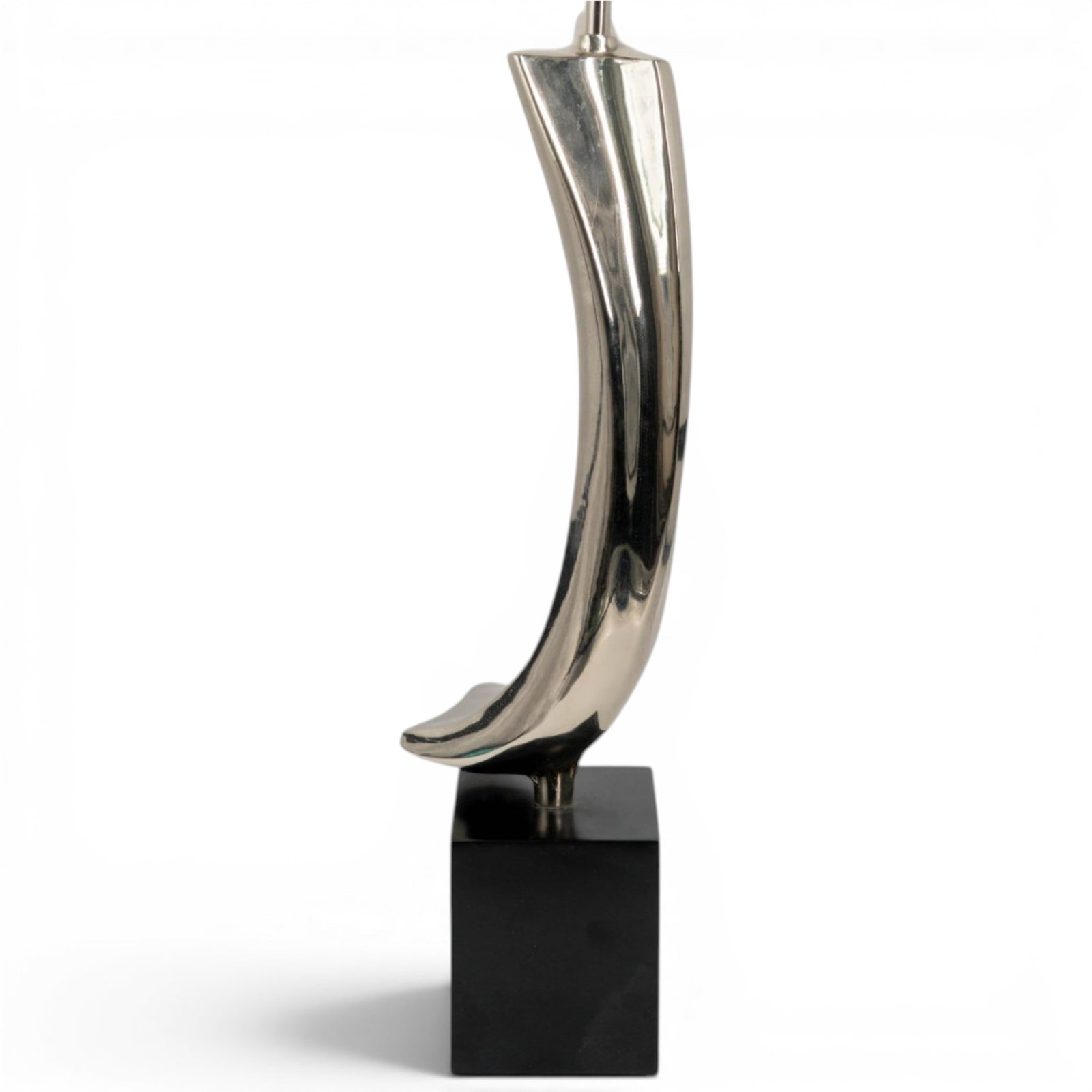 Maurizio Tempestini x Laurel Chrome Sculptural Lamp: Maurizio Tempestini x Laurel Chrome Sculptural Lamp Mid 20th Cent, Italy This vintage mid-century modern sculptural lamp is attributed to Maurizio Tempestini for the Laurel Lamp Company. It features a