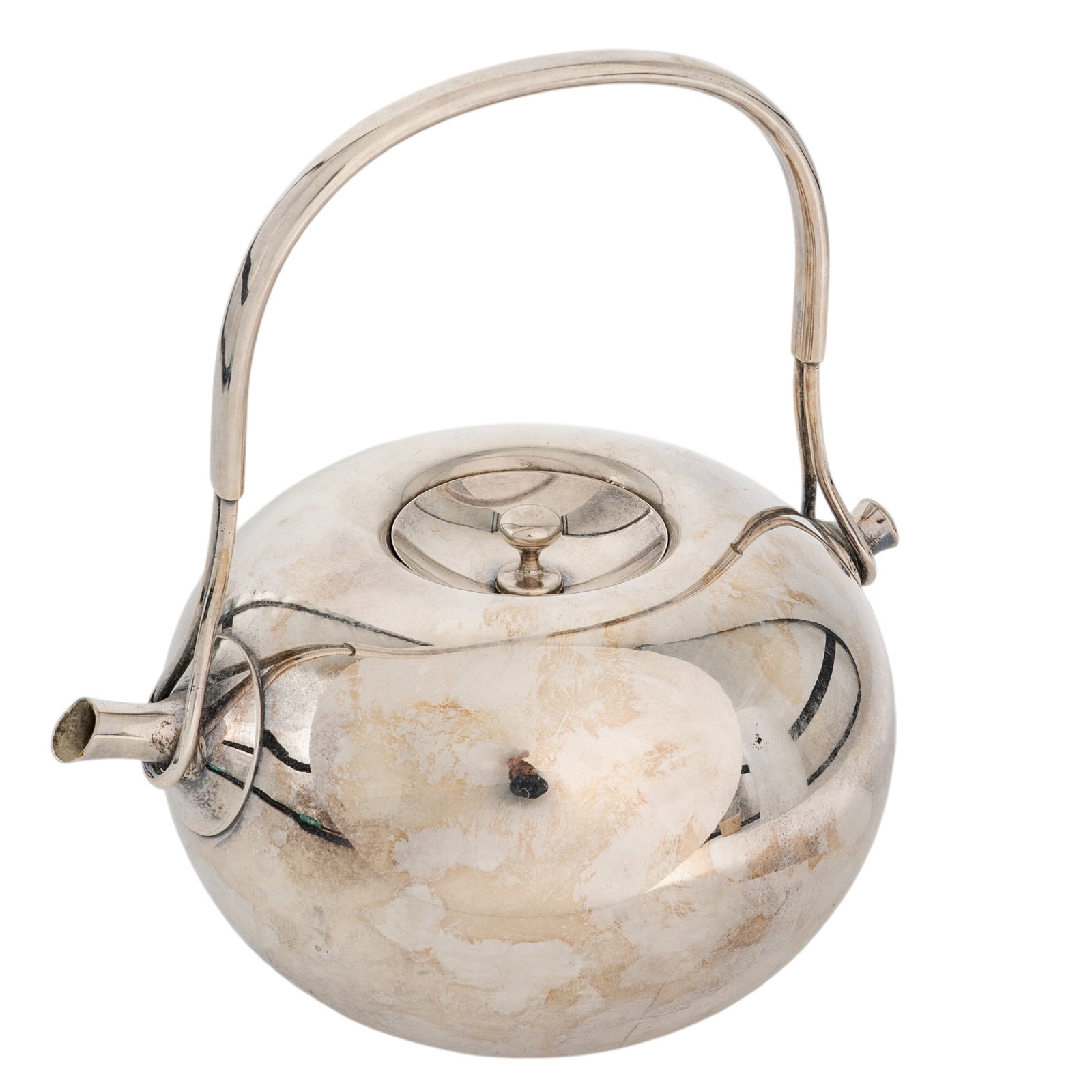 Vivianna Torun x Dansk Silver Plated Teapot: Vivianna Torun x Dansk Silver Plated Teapot Mid 20th cent, Spain Silver-plated mid-century teapot designed by Vivianna Torun for Dansk, featuring a rounded body with a gently tapered spout, an arched 