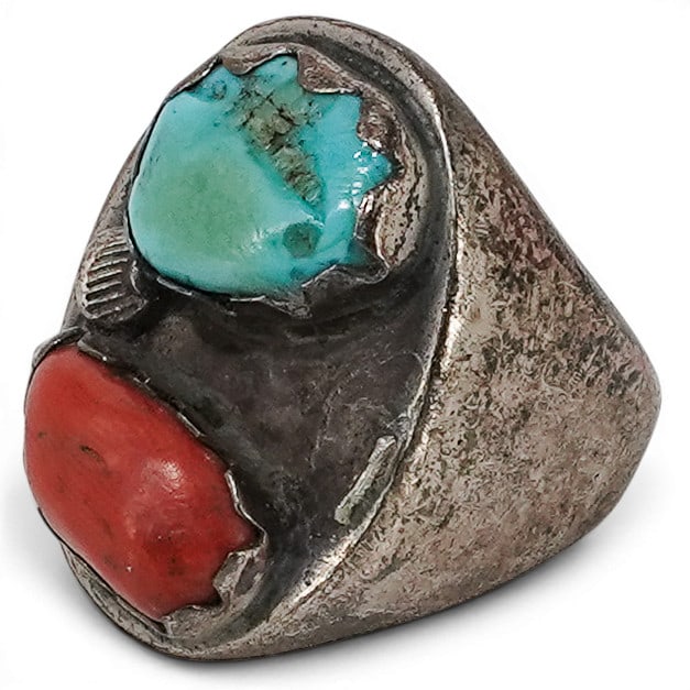 Vintage Navajo Sterling Silver Turquoise & Coral Ring: Vintage Navajo Sterling Silver Turquoise & Coral Ring 1970-1980s, USA Vintage Navajo sterling silver ring featuring asymmetrically mounted turquoise and coral cabochons in serrated bezel settings. The
