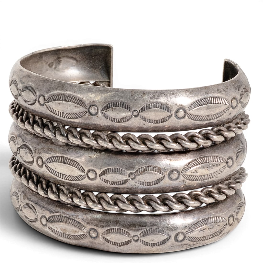 Vintage Navajo Heavy Gauge Sterling Silver Cuff Bracelet (1 of 5)