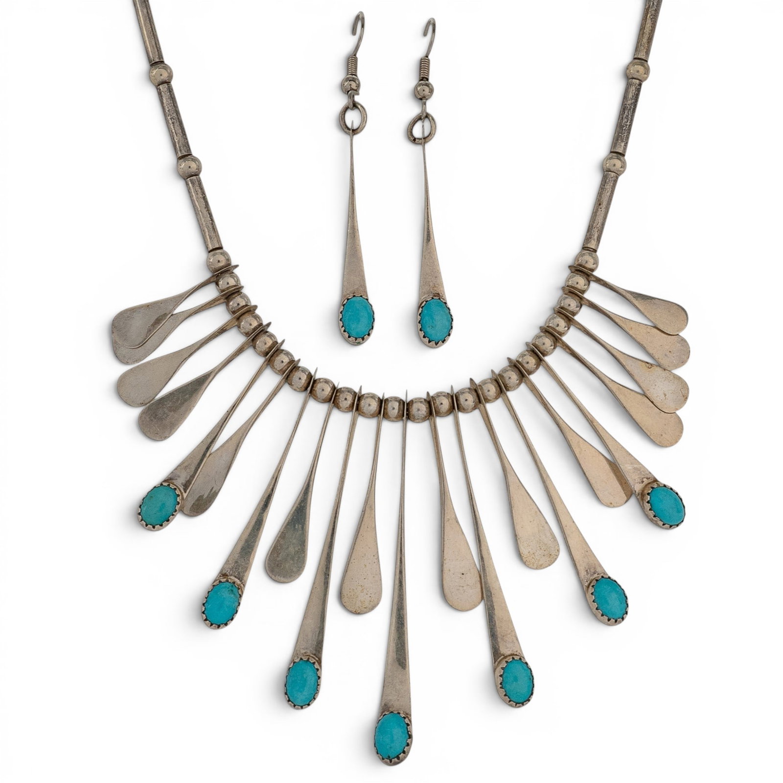 (3 Pcs) Vintage Vee Kee Navajo Sterling Silver & Turquoise Jewelry Set: (3 Pcs) Vintage Vee Kee Navajo Sterling Silver & Turquoise Jewelry Set 1970-1980s, USA Matching Navajo sterling silver jewelry set comprising a handcrafted turquoise necklace and pair of dangle earrin