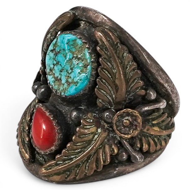 Vintage Navajo Sterling Silver 12k Gold Filled Turquoise & Coral Ring Signed: Vintage Navajo Sterling Silver 12k Gold Filled Turquoise & Coral Ring Signed 1970-1980s, USA Vintage Navajo sterling silver ring featuring set natural turquoise and coral cabochons. The face is adorne
