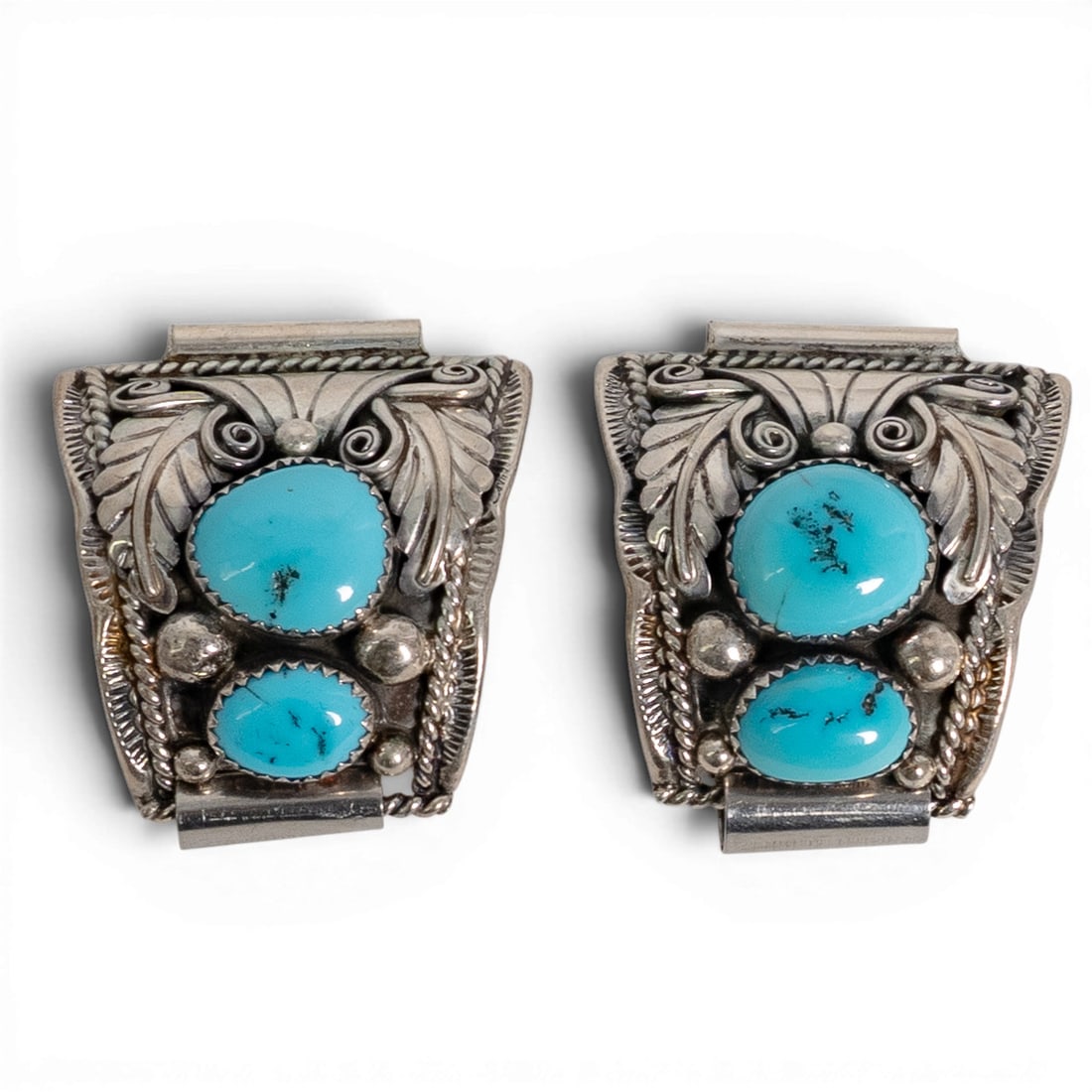 Vintage Sarah Curley Navajo Sterling Silver & Turquoise Bracelet Links: Vintage Sarah Curley Navajo Sterling Silver & Turquoise Bracelet Links 1970-1980s, USA Vintage Navajo sterling silver bracelet links by Sarah Curley set with two oval turquoise cabochons in sawtooth b