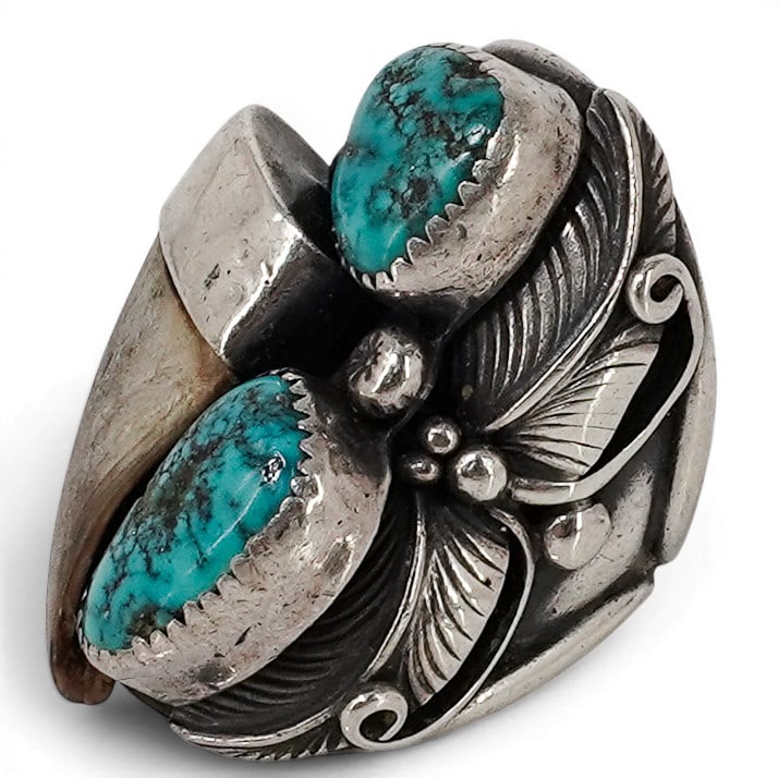 Vintage Walley Harvey Navajo Sterling Silver Turquoise & Bear Claw Ring: Vintage Walley Harvey Navajo Sterling Silver Turquoise & Bear Claw Ring 1970-1980s, USA Vintage Navajo sterling silver ring by Wally Harvey, featuring two turquoise cabochons set within serrated bezel