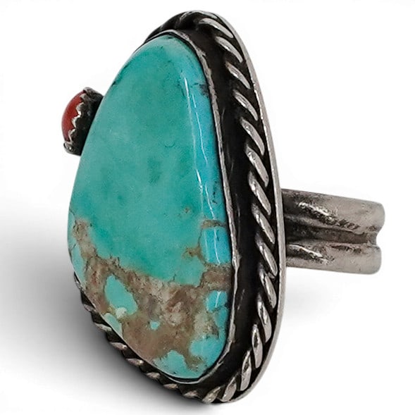 Vintage Navajo Sterling Silver Turquoise & Coral Ring: Vintage Navajo Sterling Silver Turquoise & Coral Ring 1970-1980s, USA Vinatge Navajo sterling silver statement ring featuring a large freeform turquoise cabochon accented by a bezel-set coral cabochon