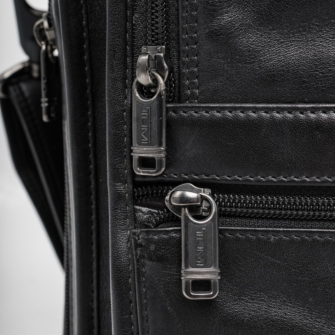 Tumi Nappa Leather Expandable Brief Case - 10