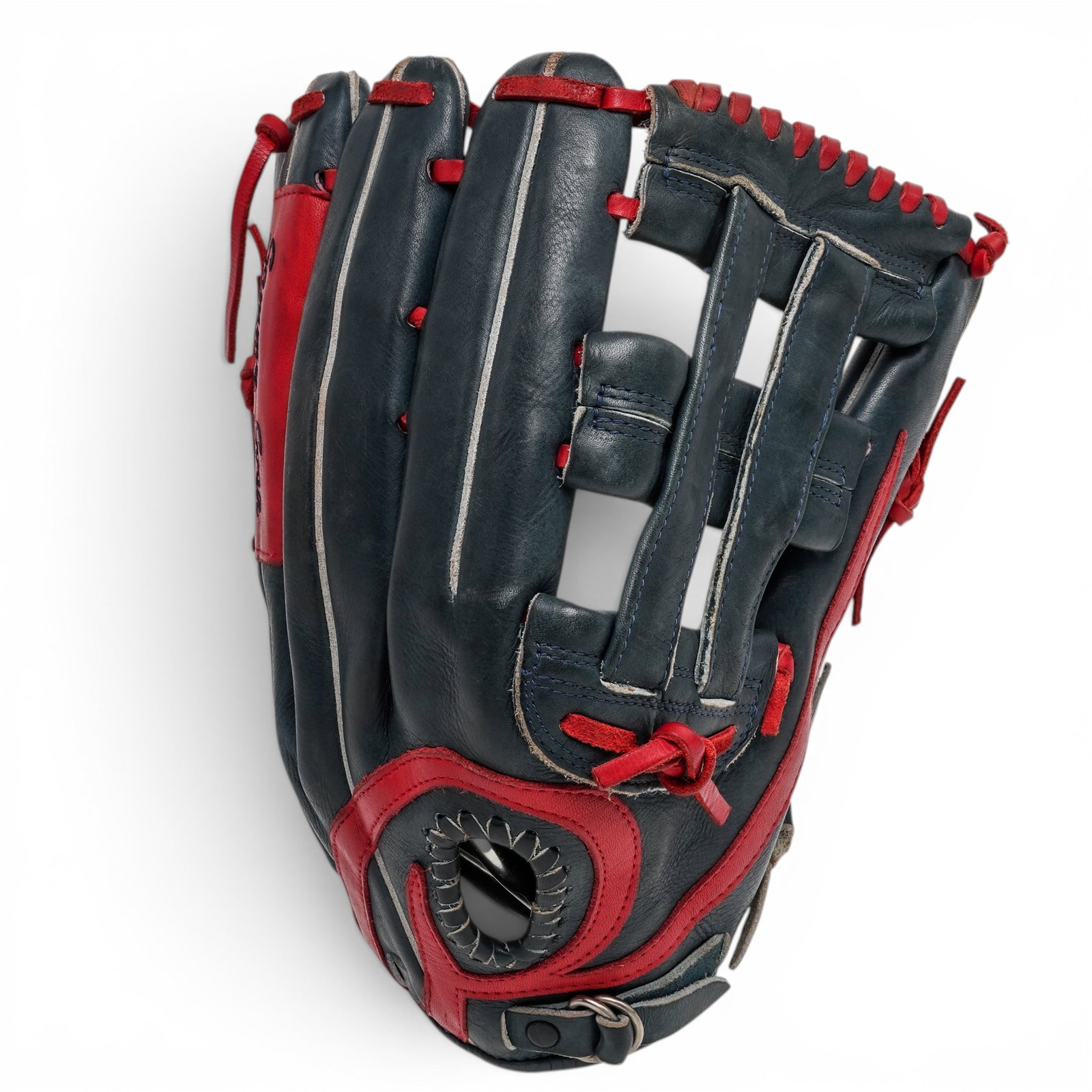 Sammy Sosa Game Worn PRO-SS21 Glove w/COA: Sammy Sosa Game Worn PRO-SS21 Glove w/COA 1992 - 2004, Chicago, USA Certified Sammy Sosa game-worn PRO-SS21 baseball glove used during his tenure with the Chicago Cubs. The professional-style leather 